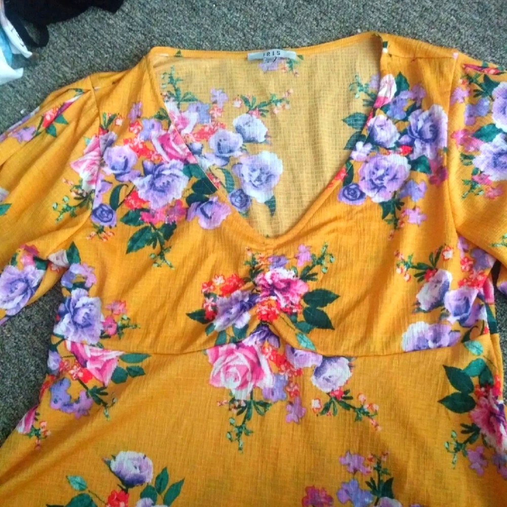 floral print bright yellow top size large